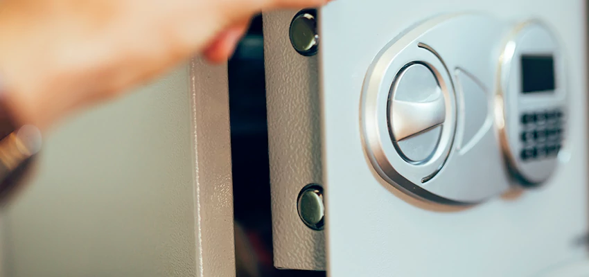 Fingerprint Safe Openers in Greenacres, CA